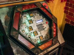 Mobile Escape Cube Infected Innen Detail