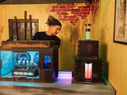 Exit Games Cube Christoph in Cube mit Maschine